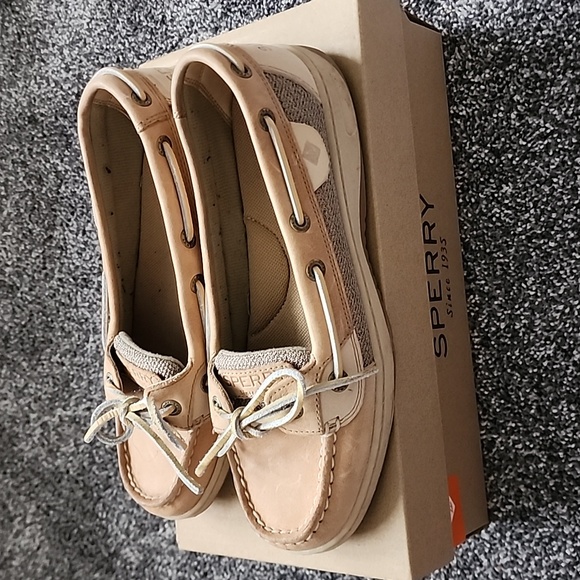 Sperry,s - Picture 7 of 8